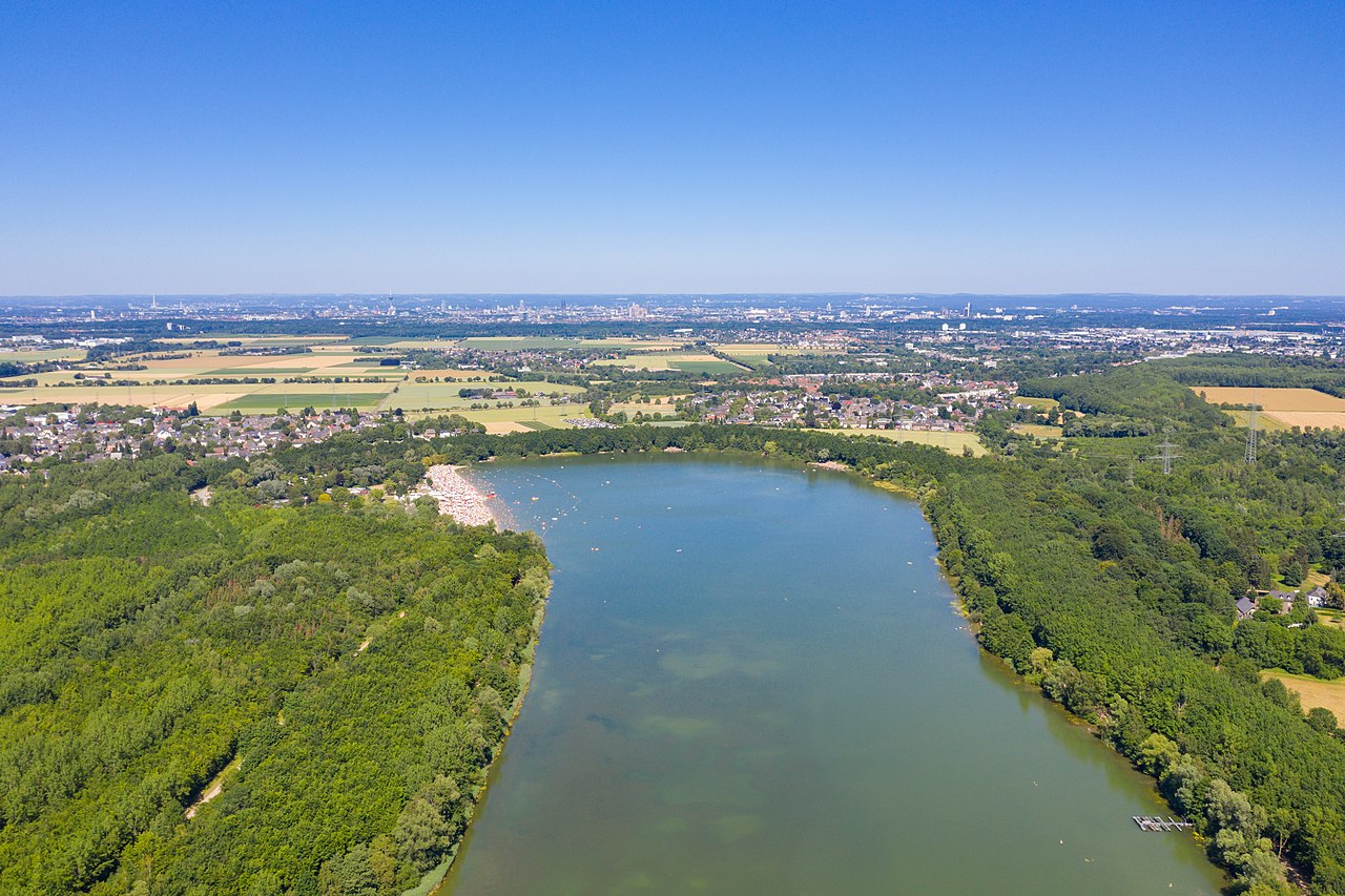 Blick auf den nördlichen Bereich vom Otto-Maigler-See in Hürth, Deutschland – Otto Maigler See, Köln