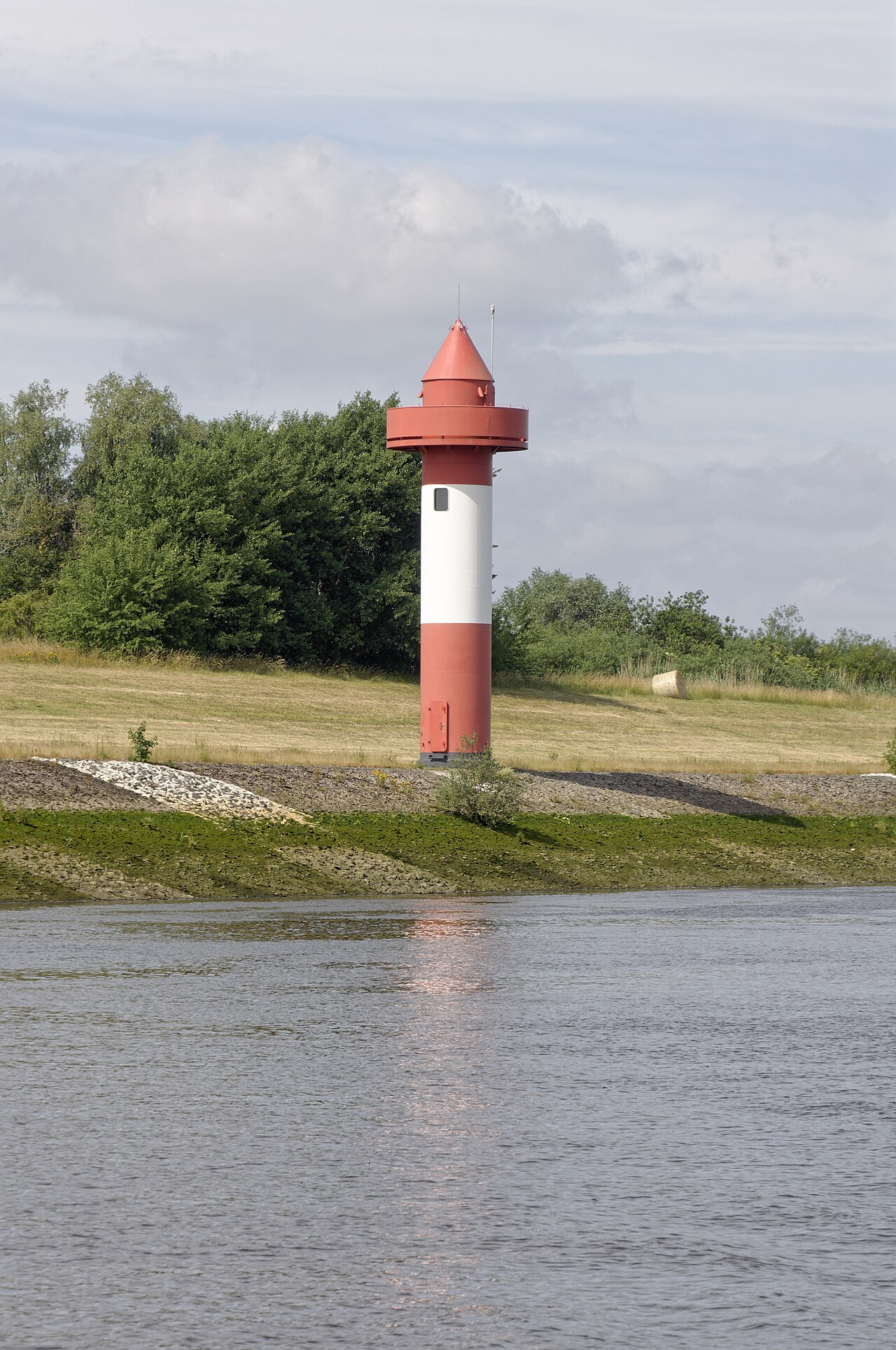 Bremen 2022 - auf der Weser - – Ritzenbüttler Sand Lemwerder, Bremen