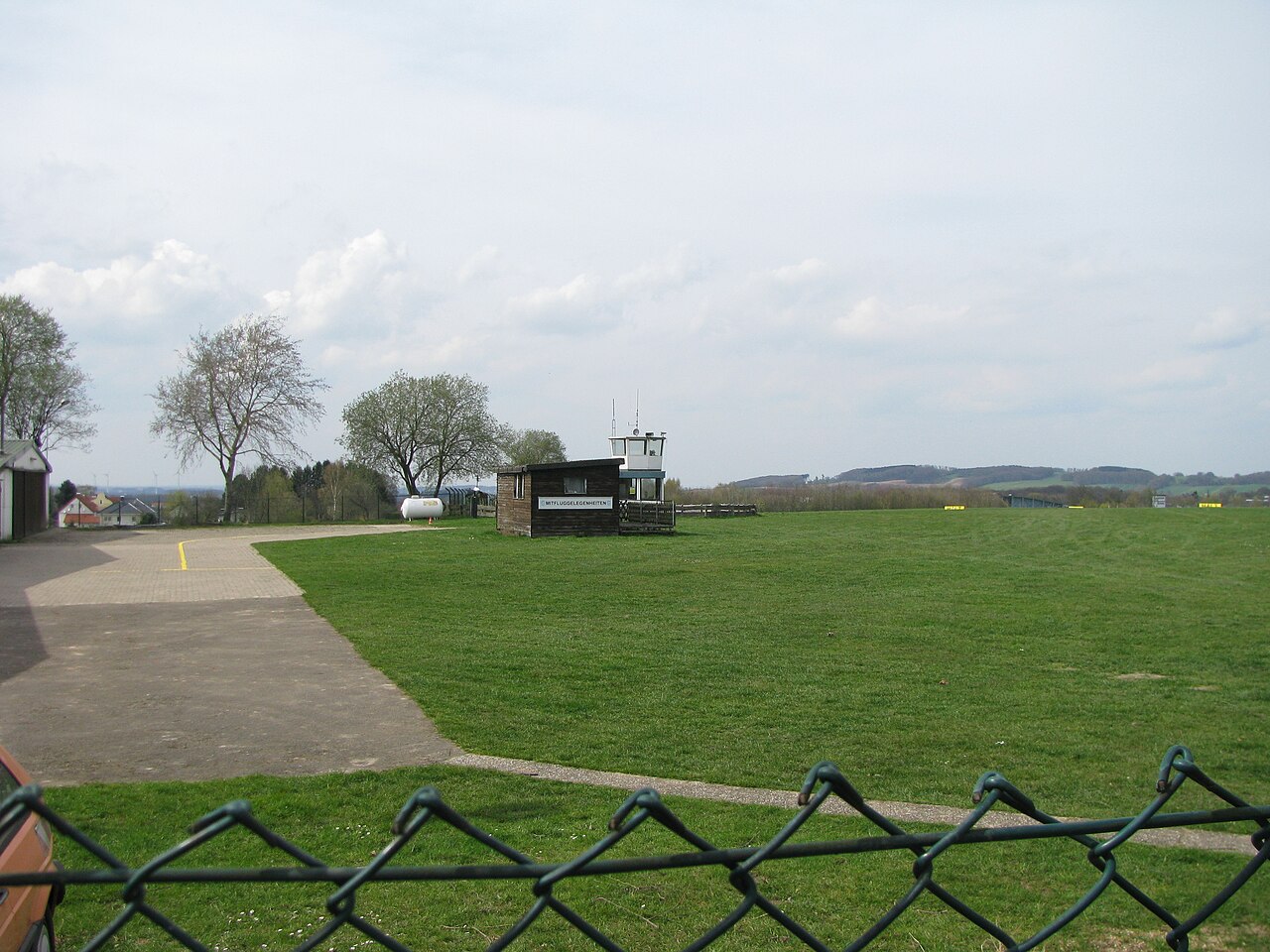 der Tower vom Flugplatz Detmold – Am Hangar 21 /Flugplatz, Bielefeld