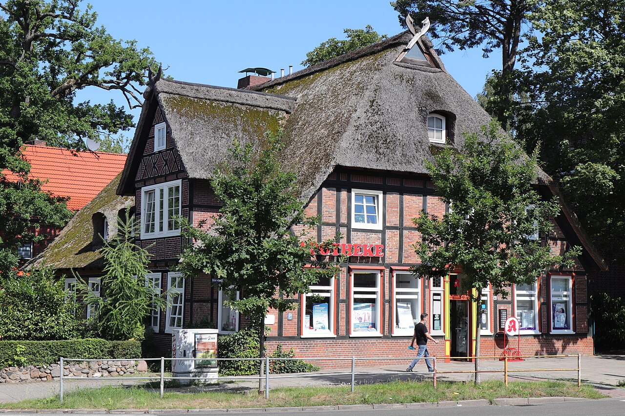 Hamburg, district Harburg, quarter Heimfeld, Heimfelder Straße 42, residential and farm – Grüne Mitte Heimfeld