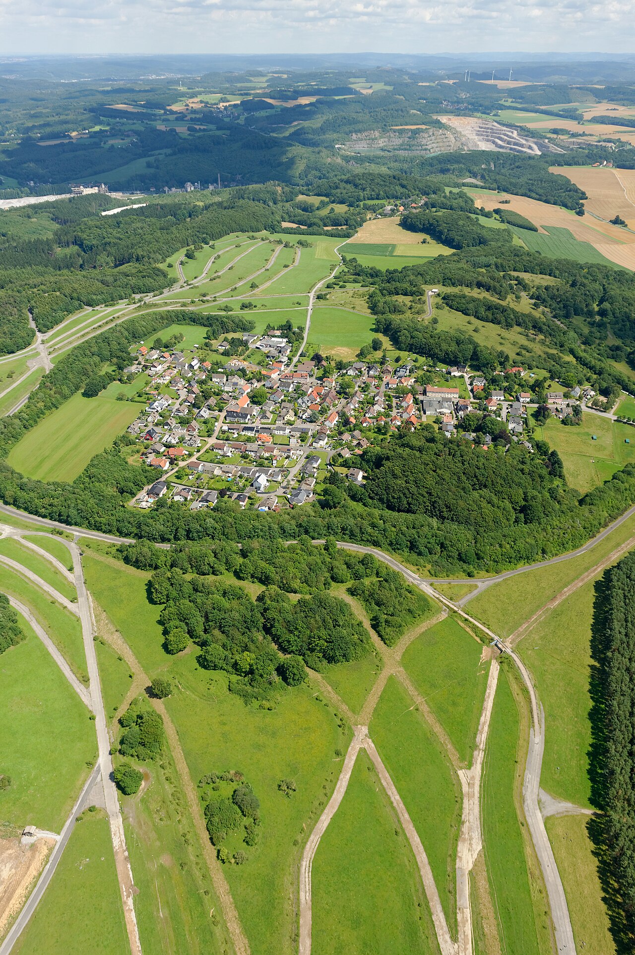 Fotoflug Sauerland West. Luftaufnahme: Hemer-Apricke und Naturerlebnisgebiet – Ehemaliger Truppenübungsplatz Hemer, Dortmund