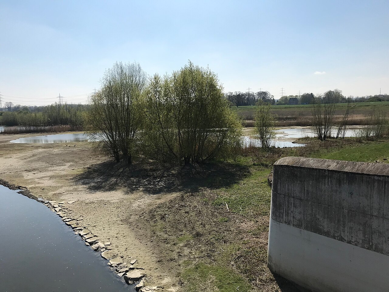 Das Hochwasserrückhaltebecken Emscheraue (HRB Mengede/Ickern) ist die größte Anlage – Rückhaltebecken Castrop-Rauxel/Dortmund Mengede und, Essen