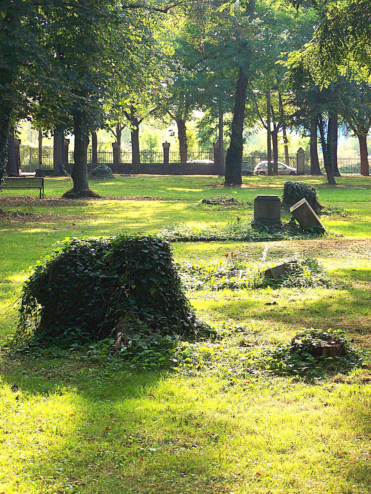 ehem. Friedhof, Kapellenstr. o. Nr. – Alter Friedhof, Kalk Kapellenstraße, Köln