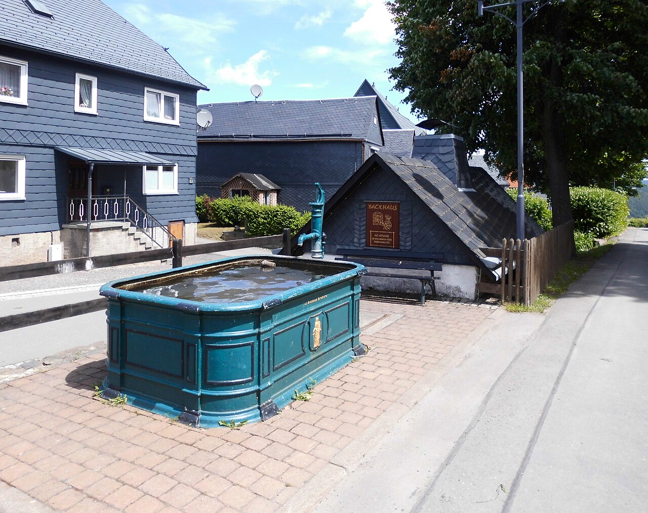 Dorfbrunnen in Meura von 1902 – Haflinger Gestüt Meura