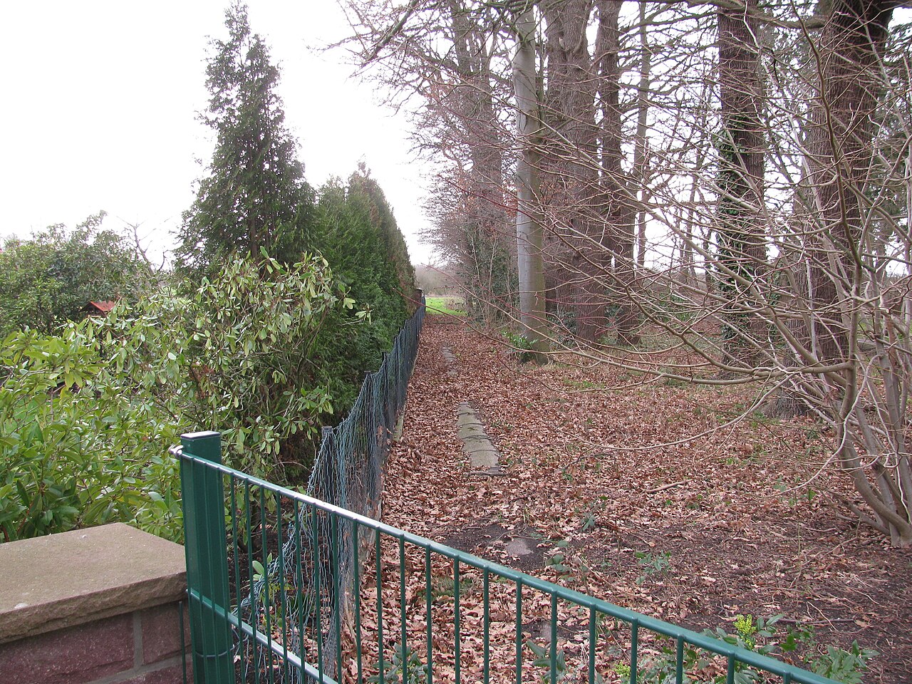 Verlauf der Seebeeke in Garbsen, entlang der Grundstücke unterhalb der Straße Seebeeke – Mittellandkanal Nordufer zwischen Garbsen und der Leinequerung, Hannover