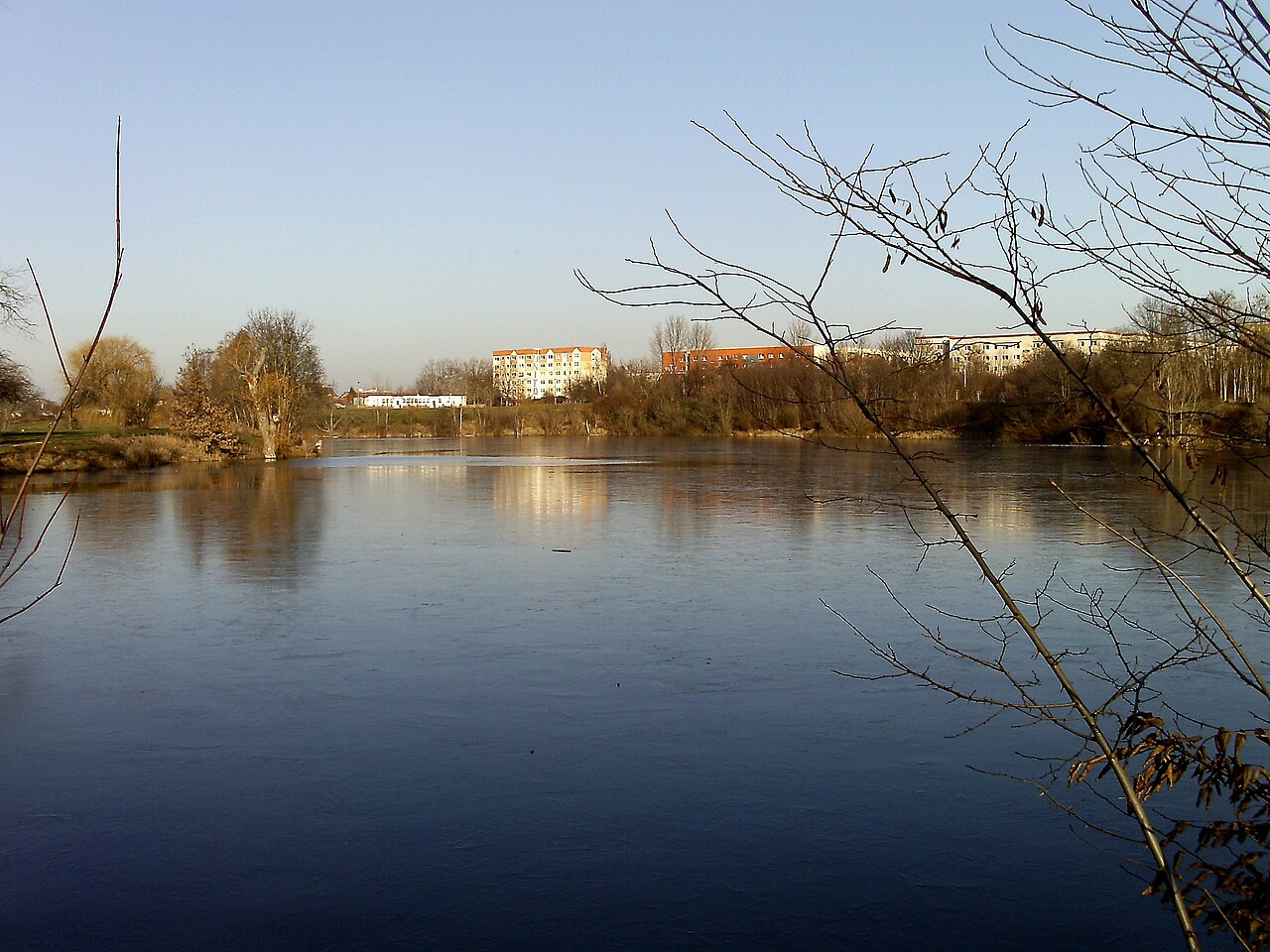 Former gravel pit of Thekla (Leipzig, Saxony), now Leipzig North-east Swimming-bath – Bagger Wiesengrund an der Parthe, Leipzig