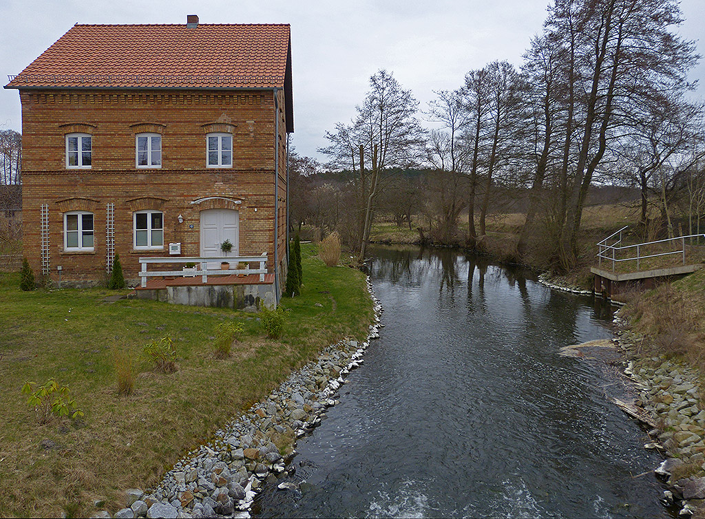 Reste der alten Wassermühle Canow – Gasthaus Canow