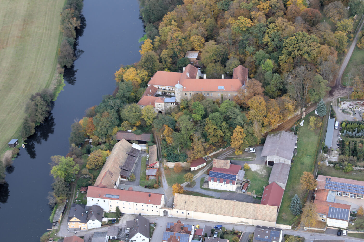 Blick auf Schwandorf – hundefreundliche Region rund um Kebbel Park