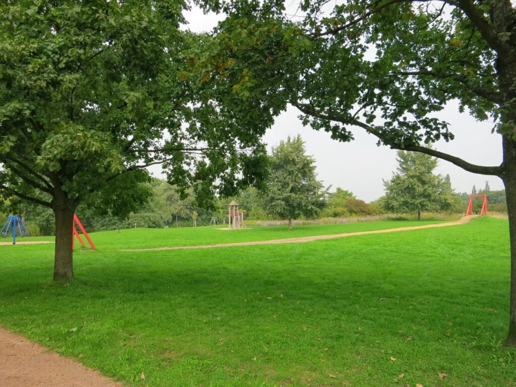 Darmstadt, Spielwiese im Bürgerpark – Bürgerpark, Frankfurt am Main