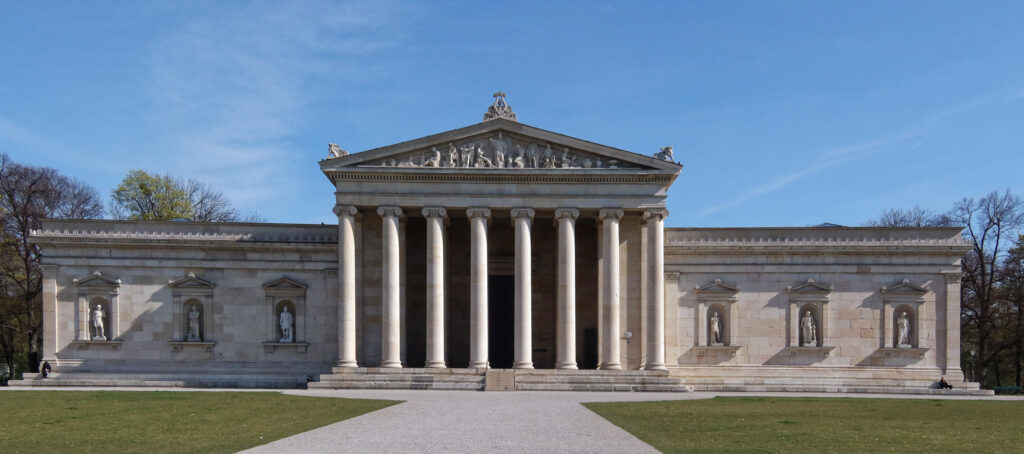 Glyptothek in München – Hundeort für Hunde