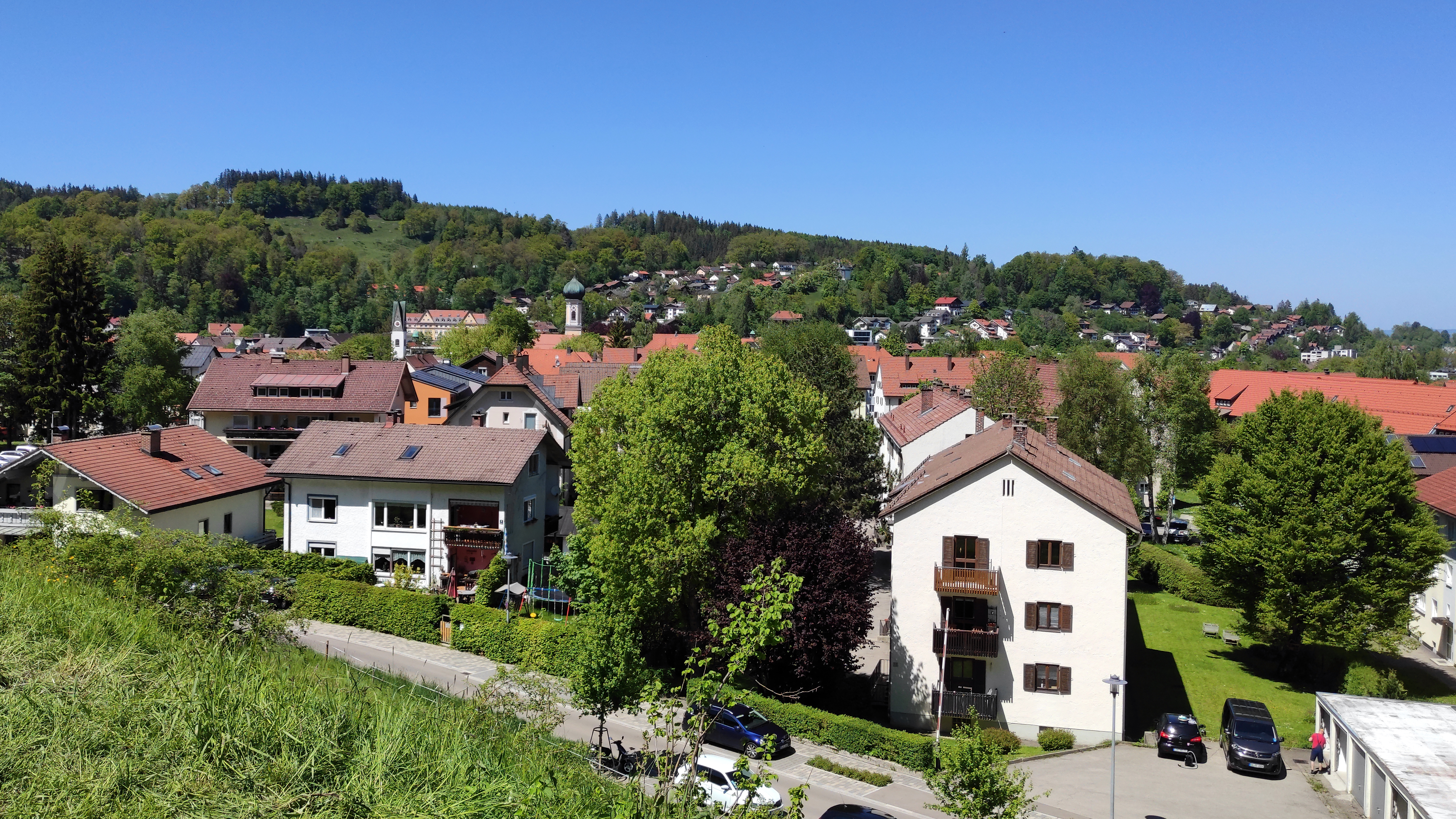 Blick auf Immenstadt im Allgäu – hundefreundliche Region rund um Gmeinders Landhaus