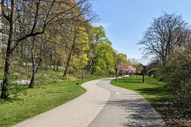 Borgfelde (oben) in Hamburg – Hundeort für Hunde