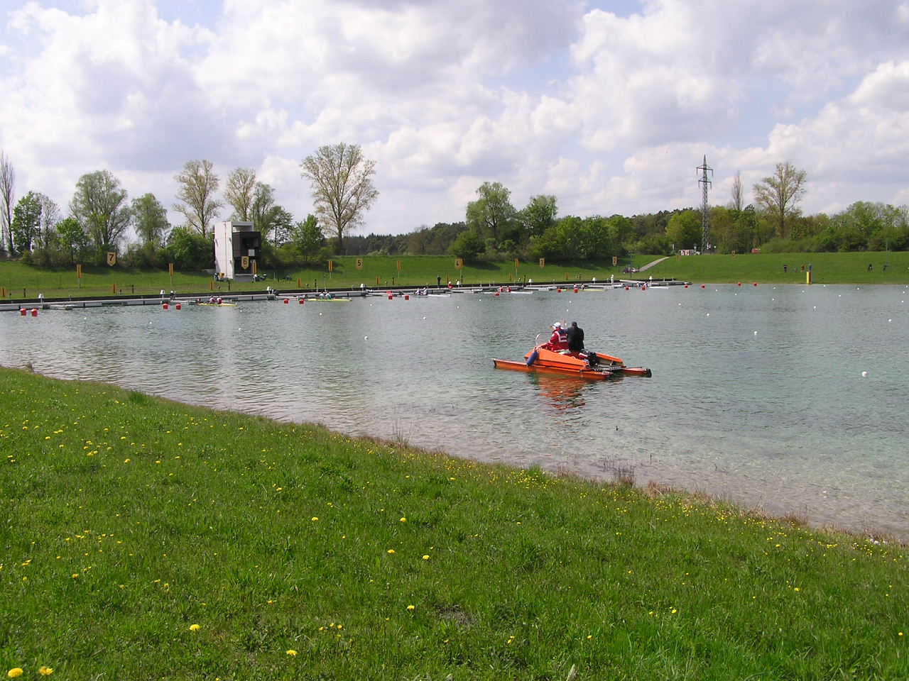 Start-Linie (2000 m) der Regattastrecke Oberschleißheim bei München – Regattastrecke/Würmkanal, München