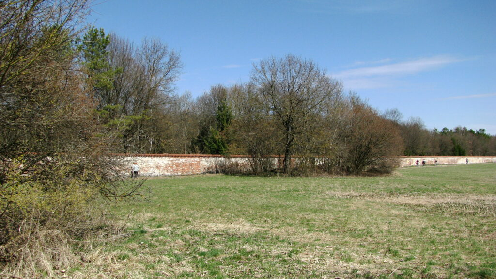An der Schlossmauer in München – Hundeort für Hunde