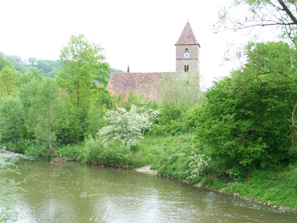 St. Peter und Paul von der Tauber aus – Camping Tauber-Idyll